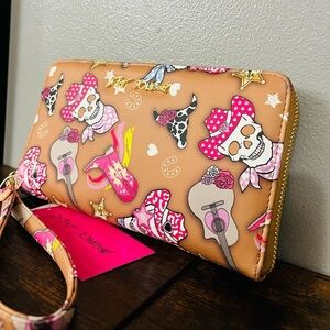Betsey Johnson Cowboy Skull Western Zip Wallet Wristlet Tan NWT
